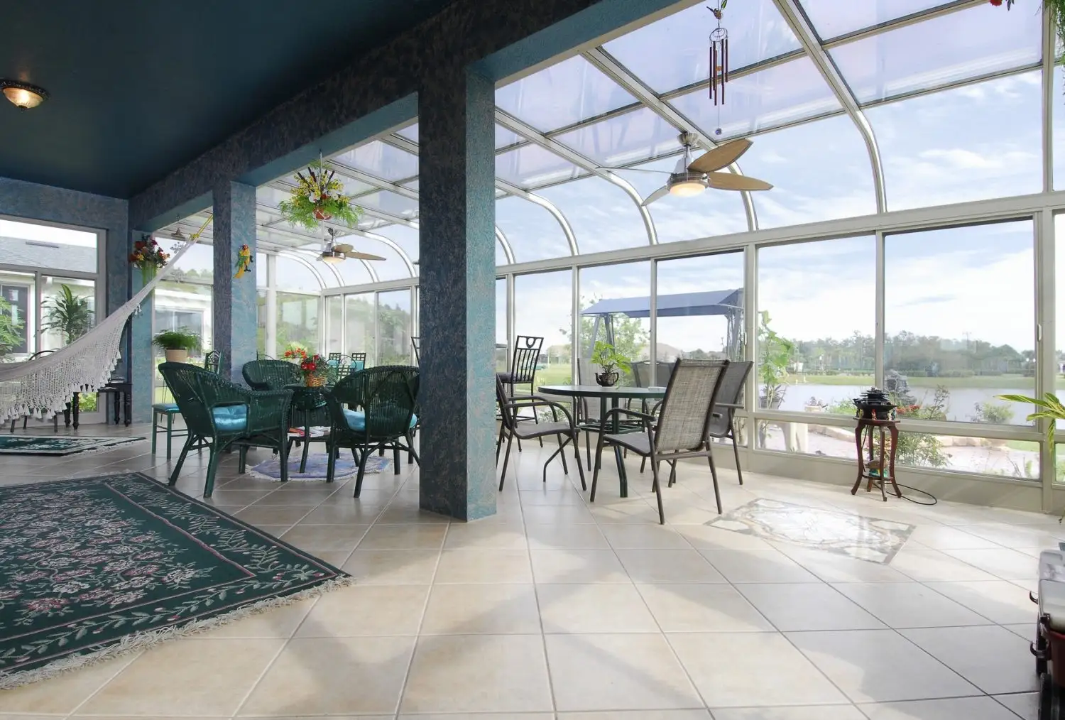 Esquadrias de Alumínio e Vidros de Alto Padrão - Alumafer